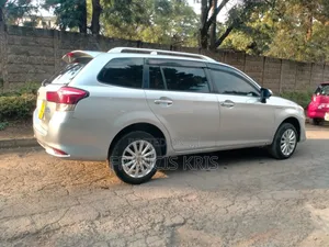 Toyota Corolla Fielder 2016 Silver