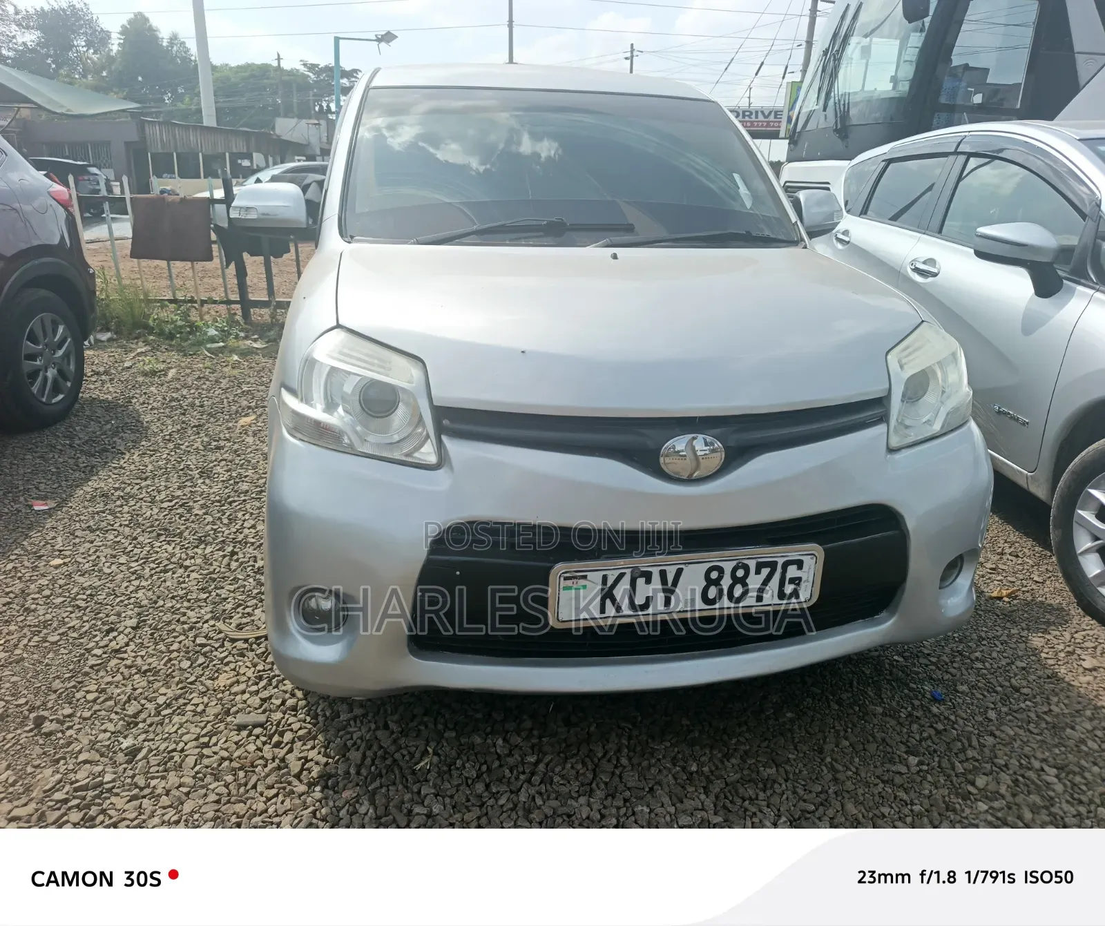 Toyota Sienta 2013 Silver