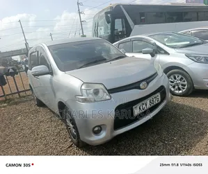 Toyota Sienta 2013 Silver