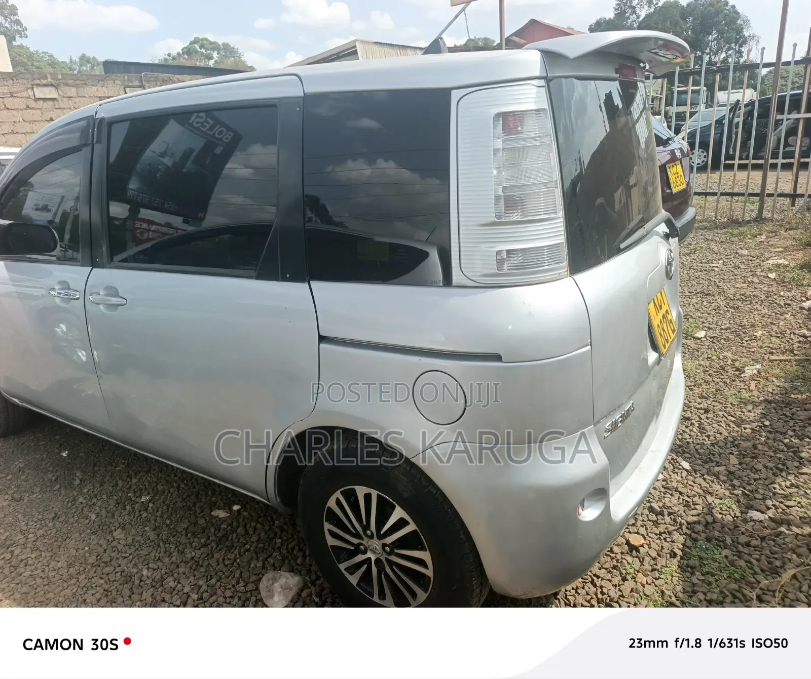 Toyota Sienta 2013 Silver