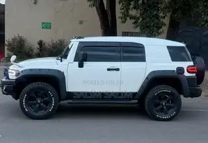 Toyota FJ Cruiser 2014 White
