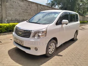 Toyota Noah 2013 White