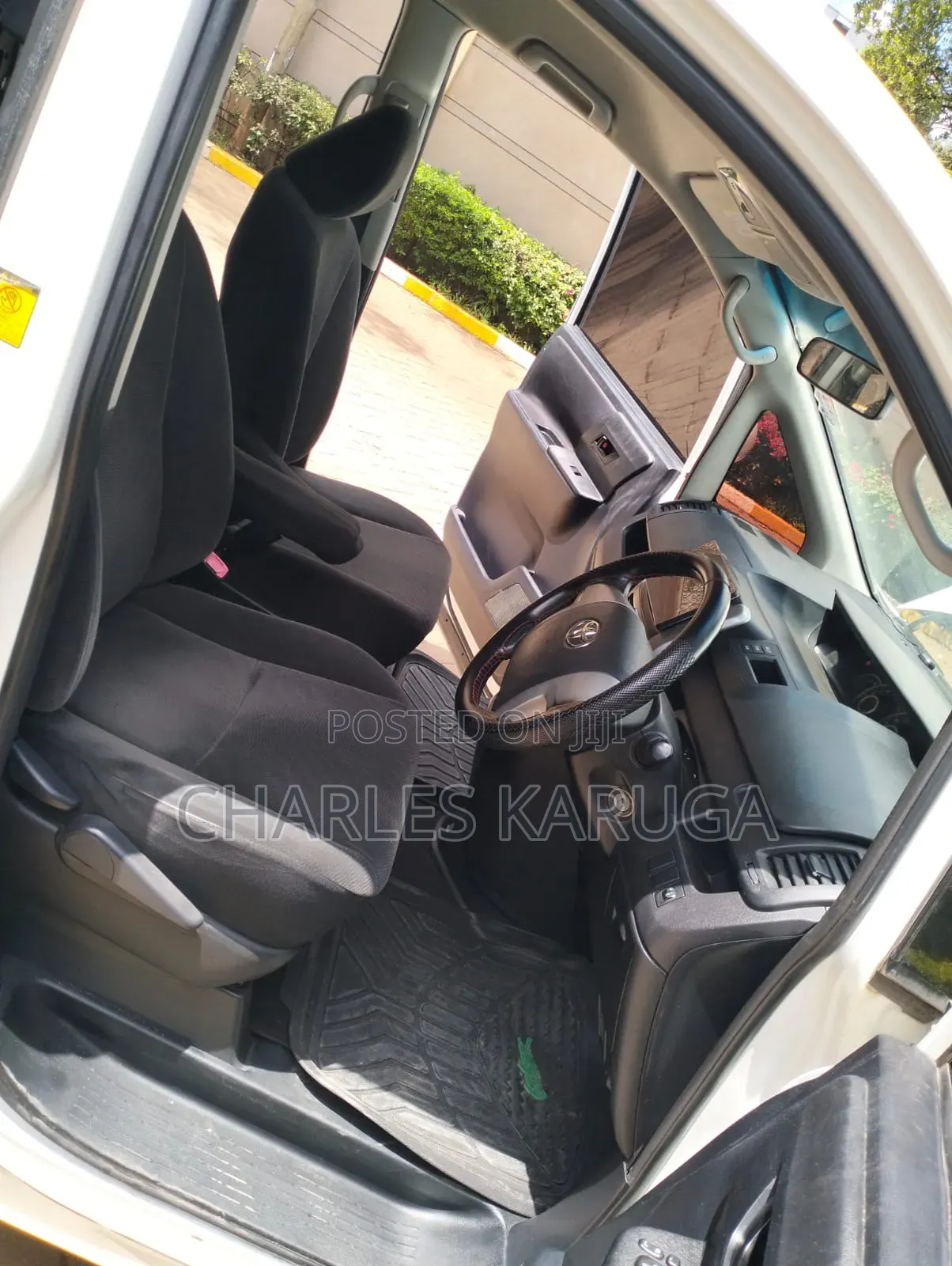 Toyota Noah 2013 White