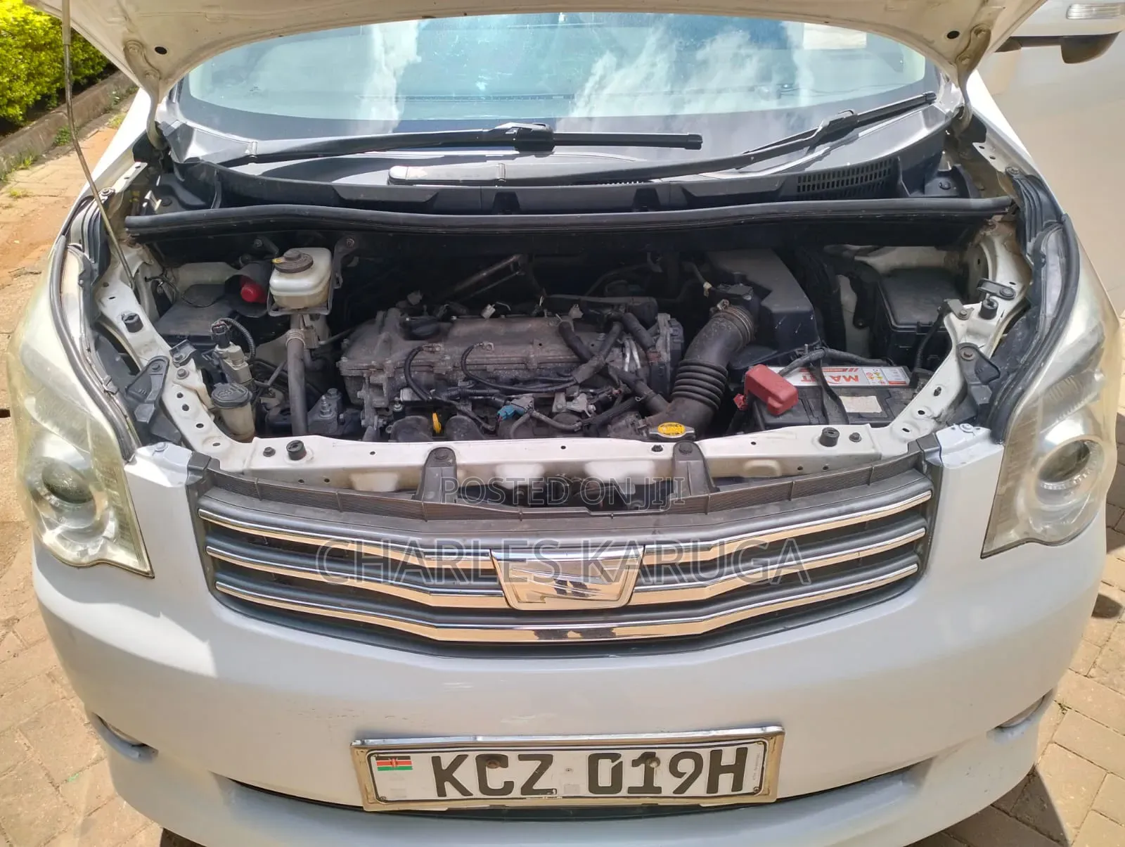 Toyota Noah 2013 White