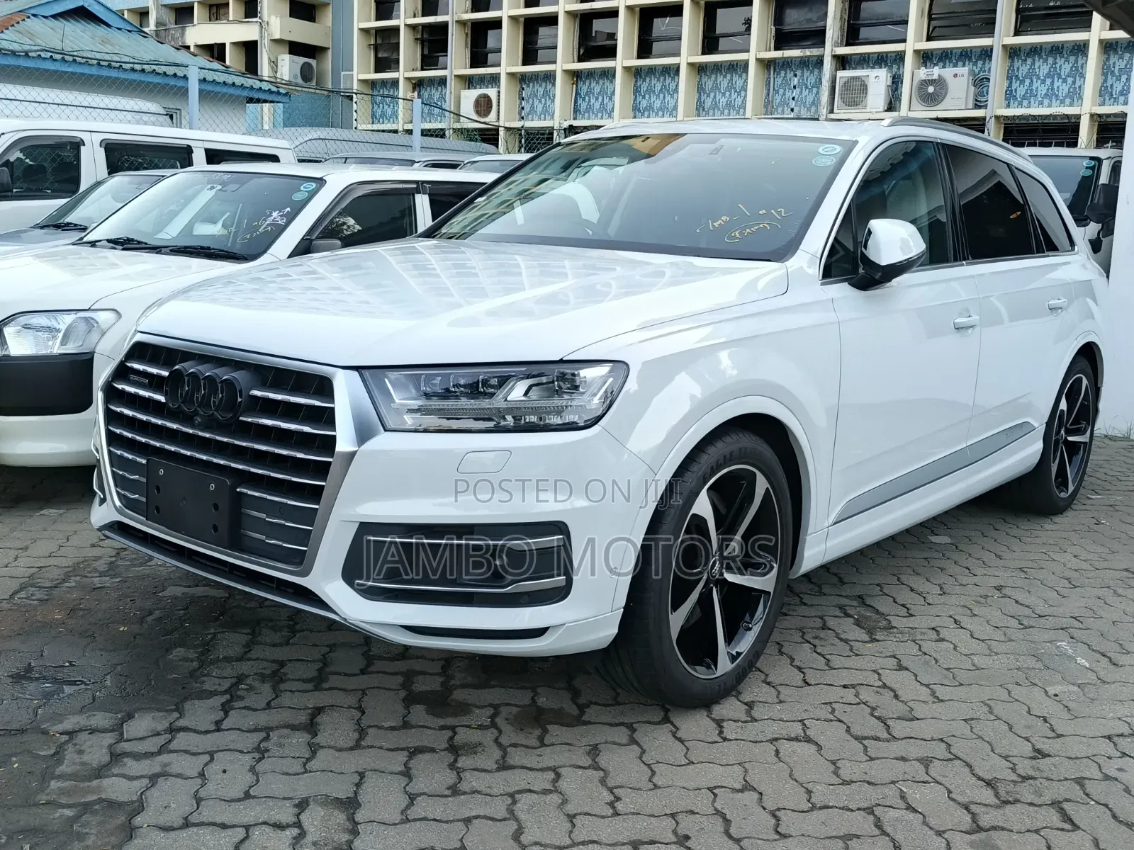 Audi Q7 45 SE Premium AWD quattro 2019 White 