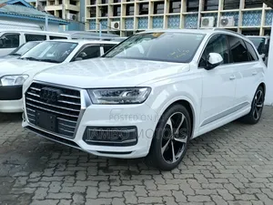 Audi Q7 45 SE Premium AWD quattro 2019 White 
