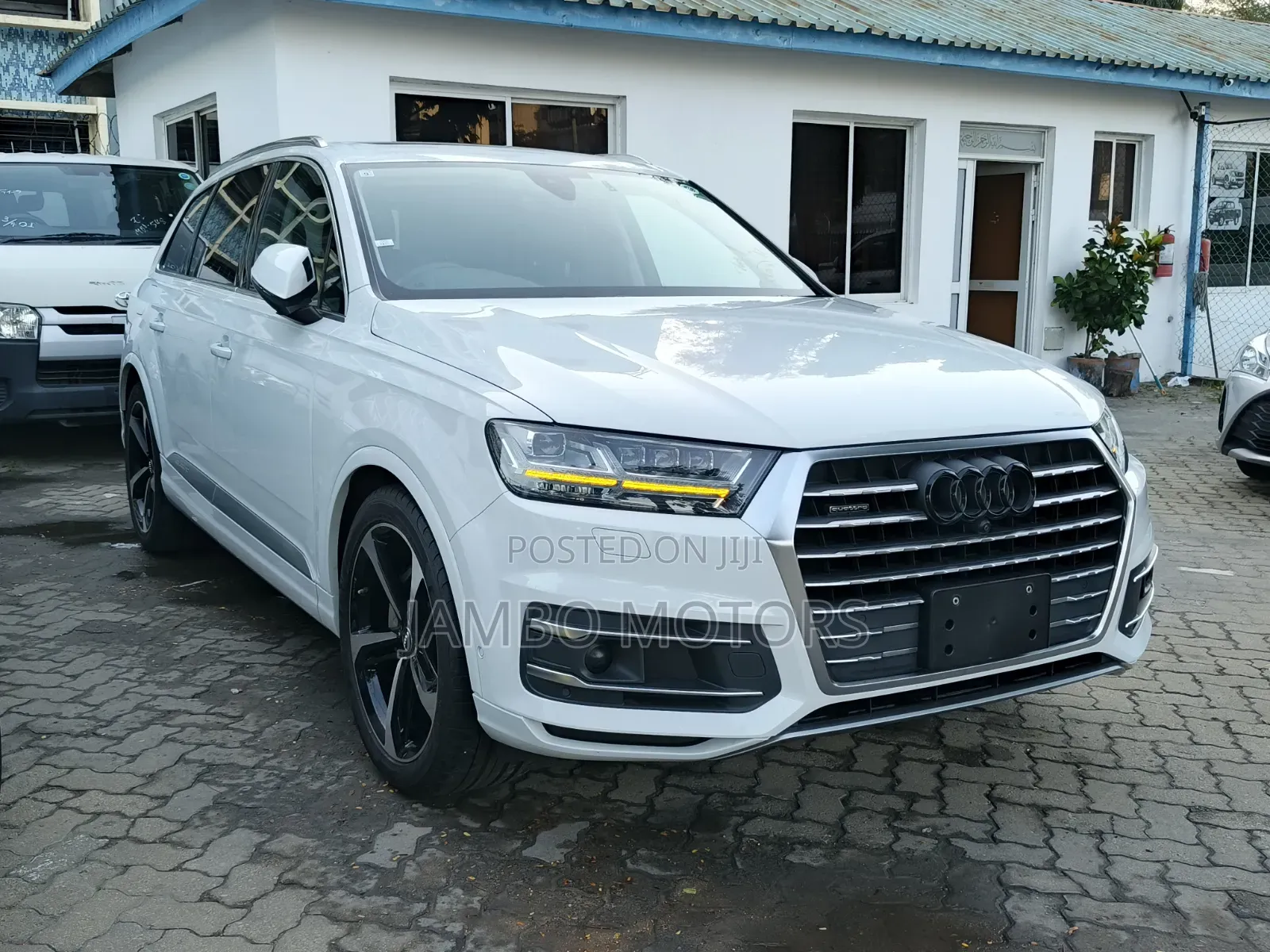 Audi Q7 45 SE Premium AWD quattro 2019 White 