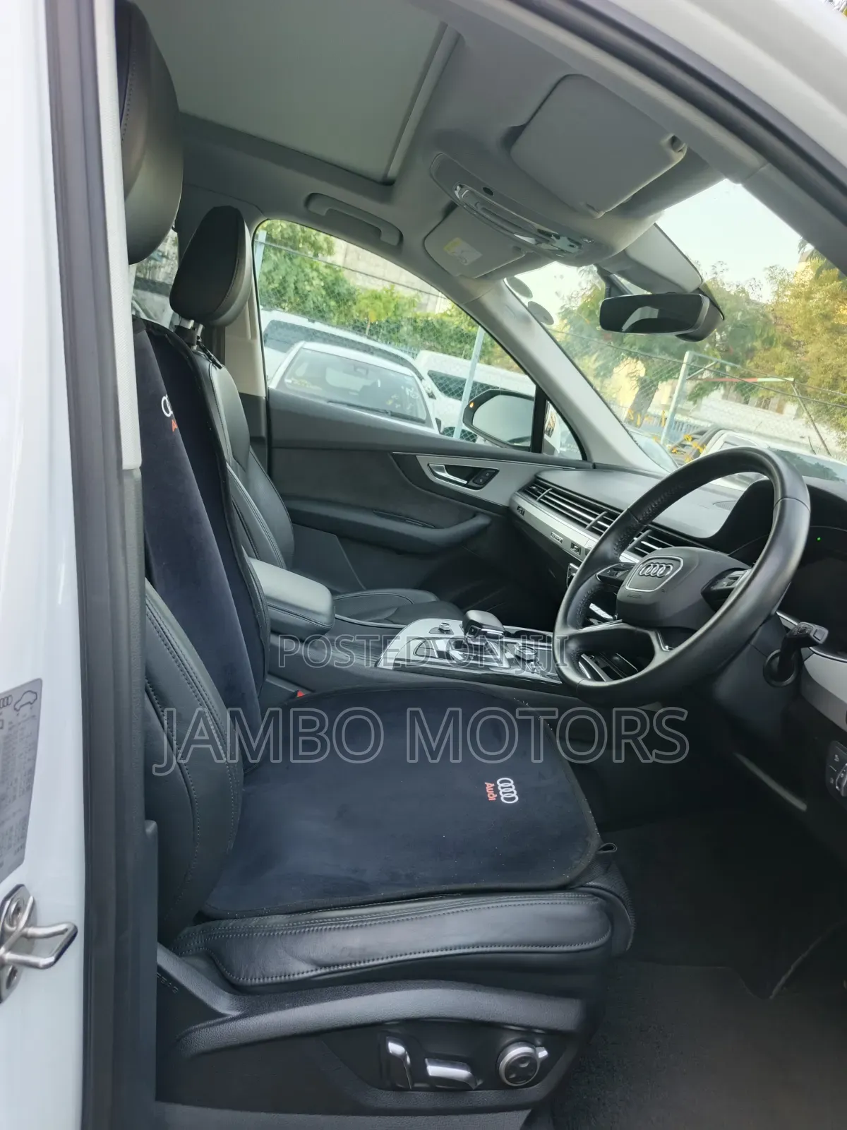 Audi Q7 45 SE Premium AWD quattro 2019 White 