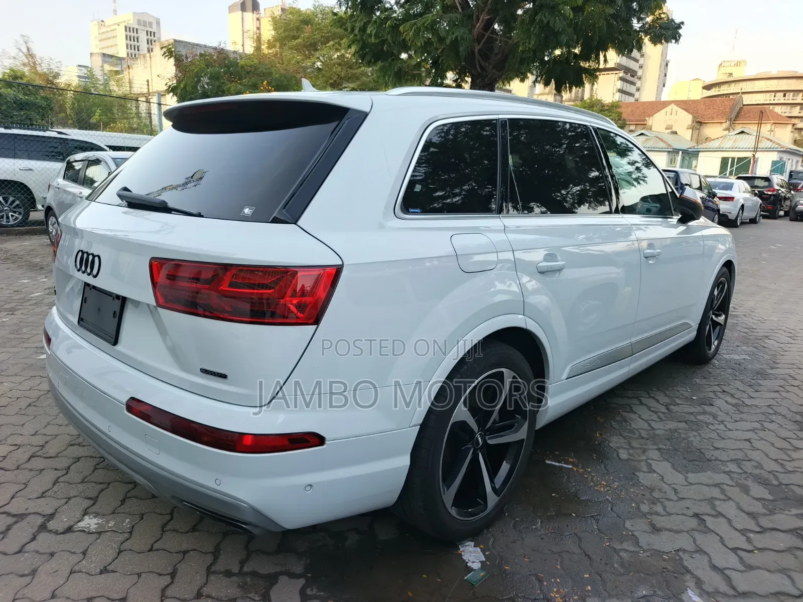 Audi Q7 45 SE Premium AWD quattro 2019 White 