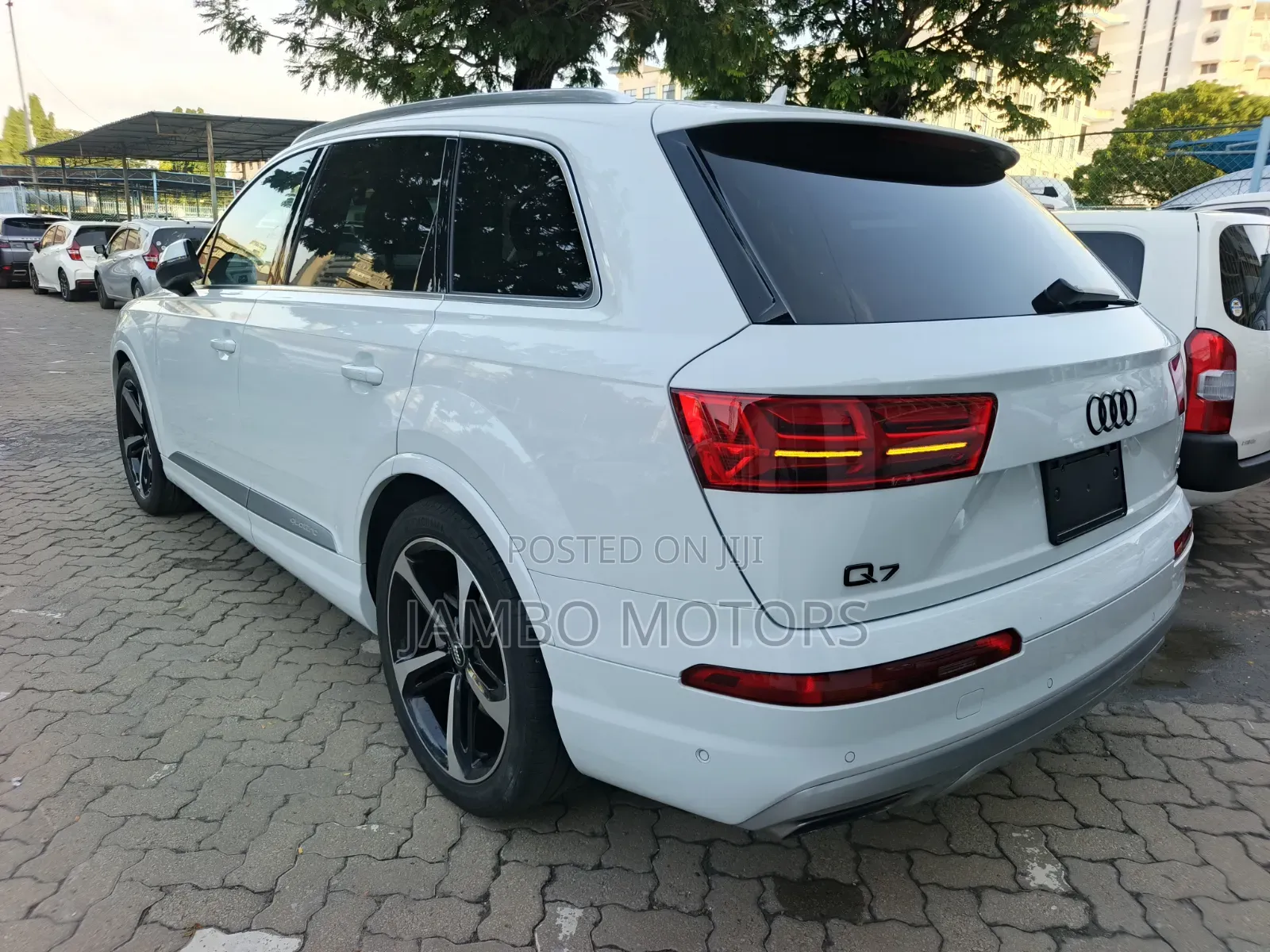 Audi Q7 45 SE Premium AWD quattro 2019 White 
