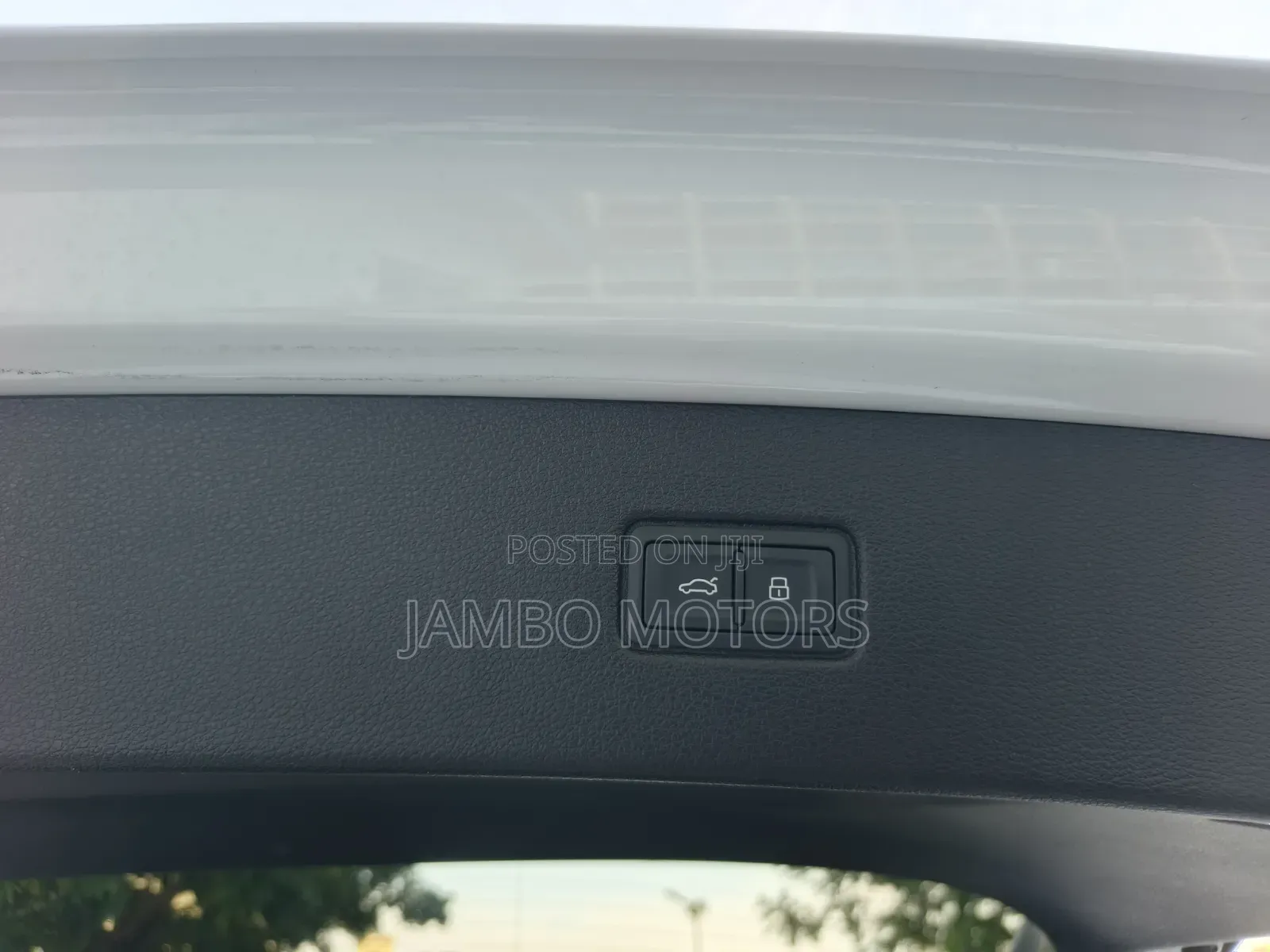 Audi Q7 45 SE Premium AWD quattro 2019 White 