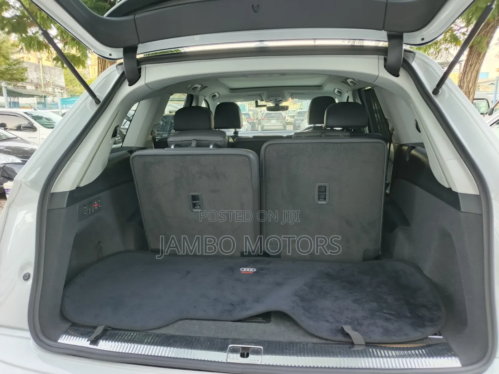 Audi Q7 45 SE Premium AWD quattro 2019 White 