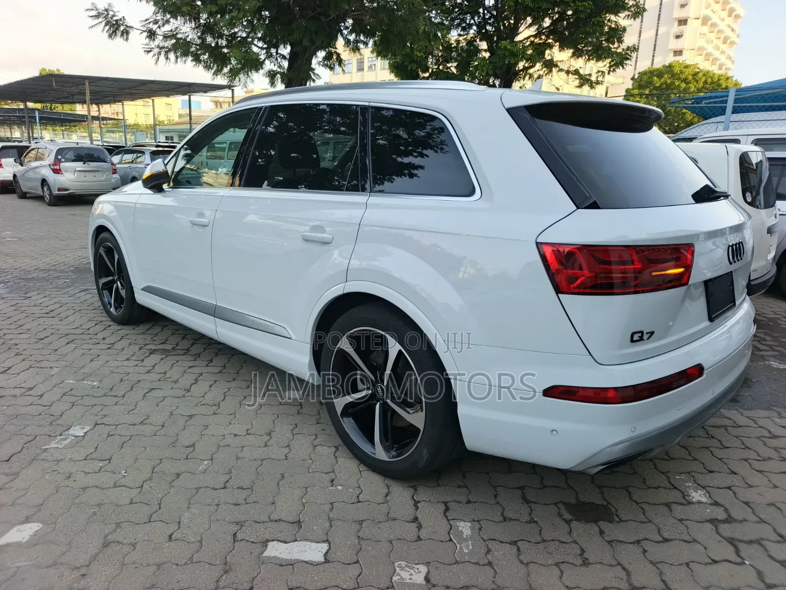 Audi Q7 45 SE Premium AWD quattro 2019 White 