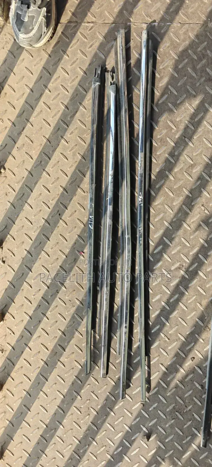 Weather Strips Vitz 2010 Chrome Exjapan