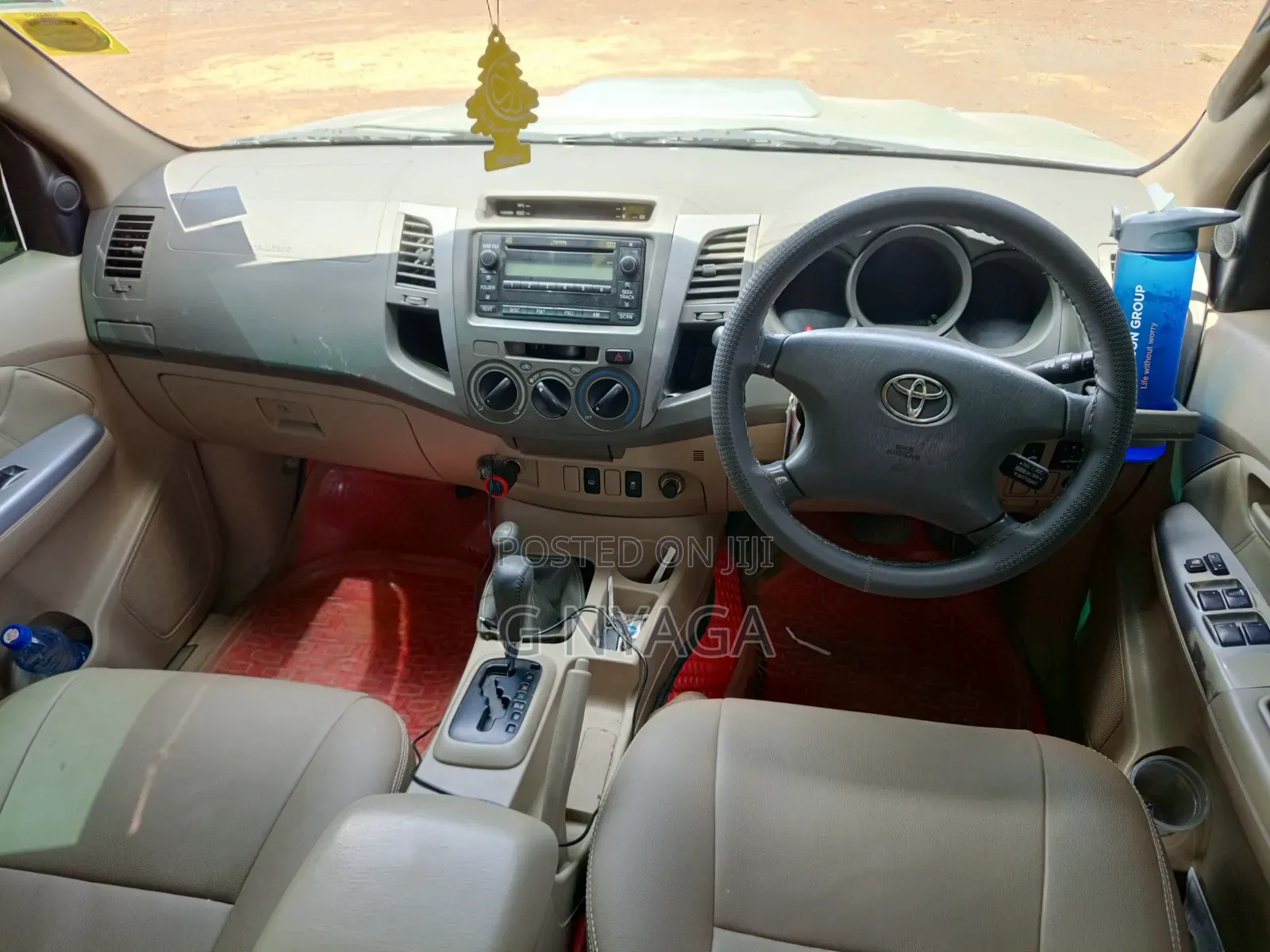 Toyota Hilux 2011 Beige