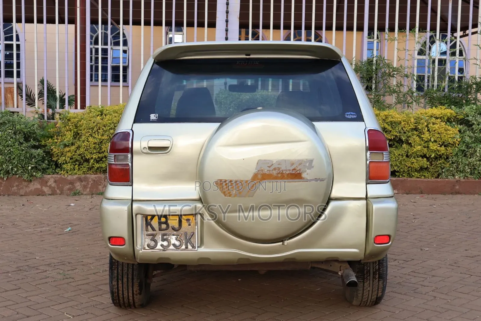 Toyota RAV4 2002 Gold