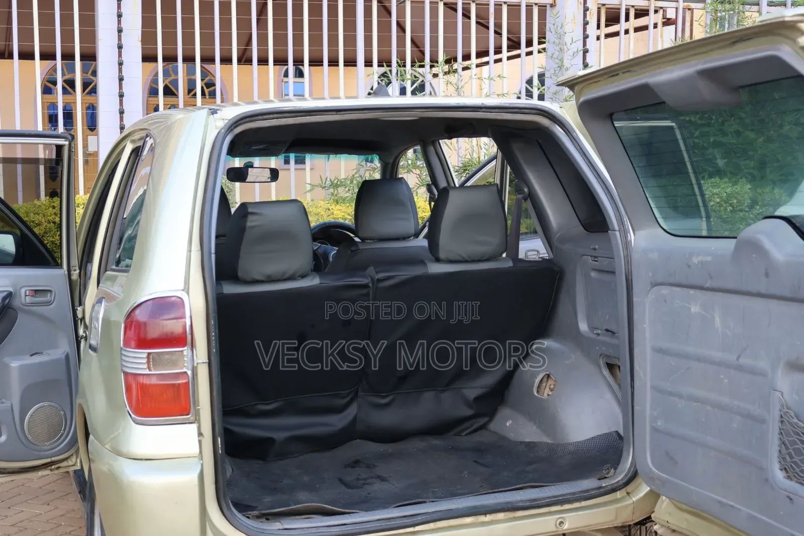 Toyota RAV4 2002 Gold