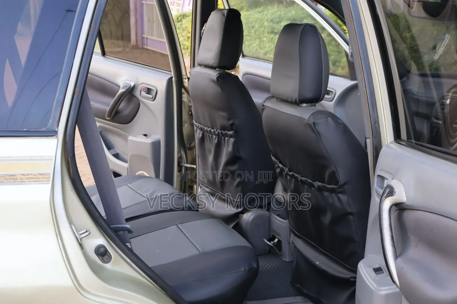 Toyota RAV4 2002 Gold