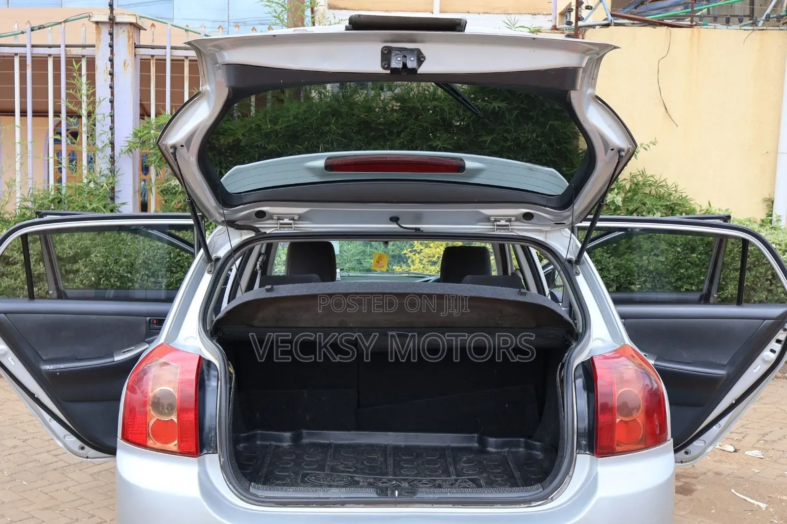 Toyota Corolla RunX 2006 Silver