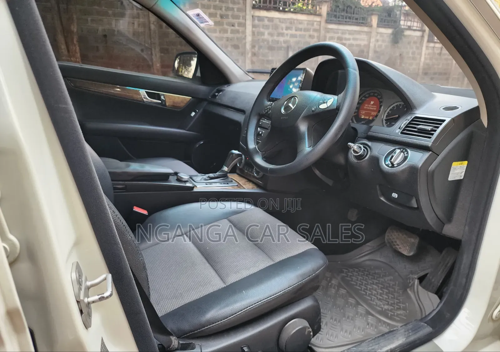 Mercedes-Benz C200 2007 White