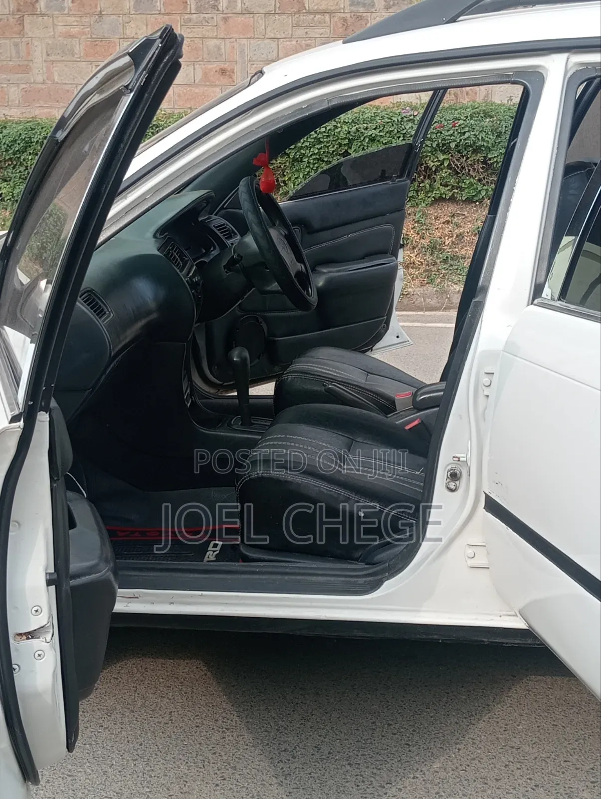 Toyota Corolla 2001 White