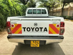 Toyota Hilux 2014 White