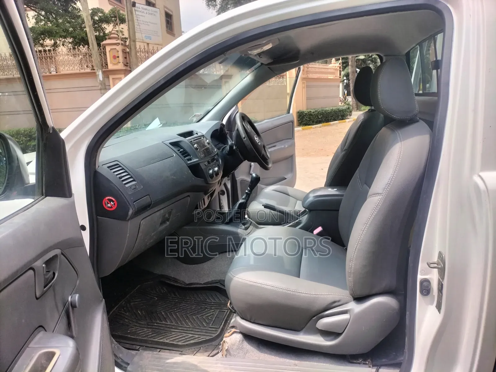 Toyota Hilux 2014 White