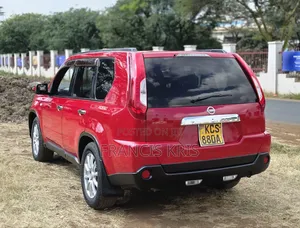 Nissan X-Trail 2011 Red