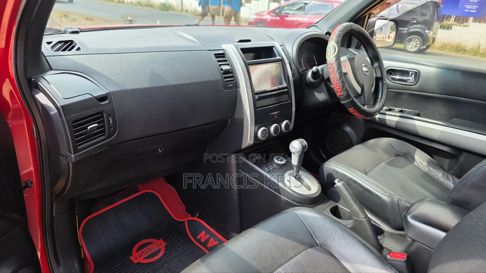 Nissan X-Trail 2011 Red