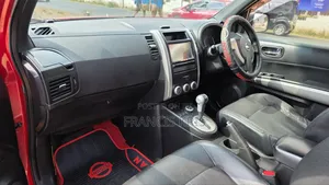 Nissan X-Trail 2011 Red