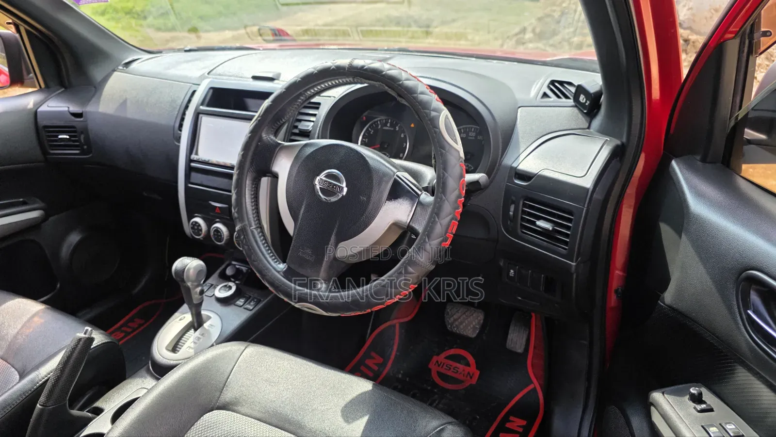Nissan X-Trail 2011 Red