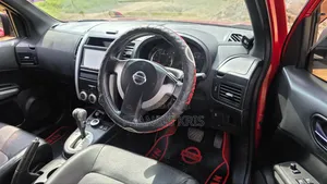 Nissan X-Trail 2011 Red