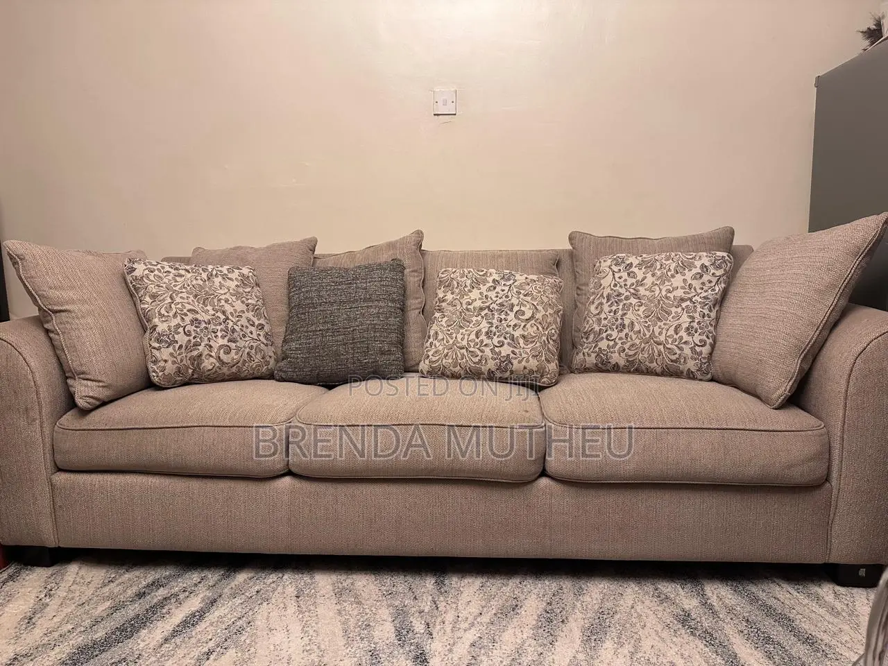 Living Room Seats