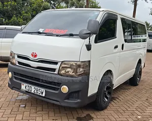 Toyota HiAce 2013 White