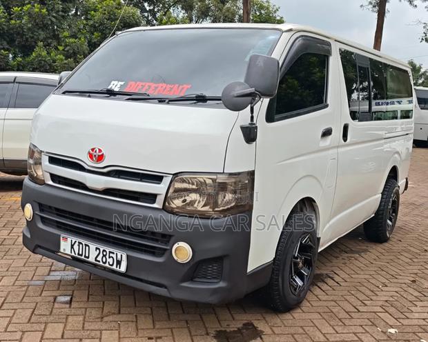 Toyota HiAce 2013 White