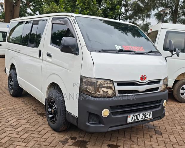 Toyota HiAce 2013 White - thumbnail 2
