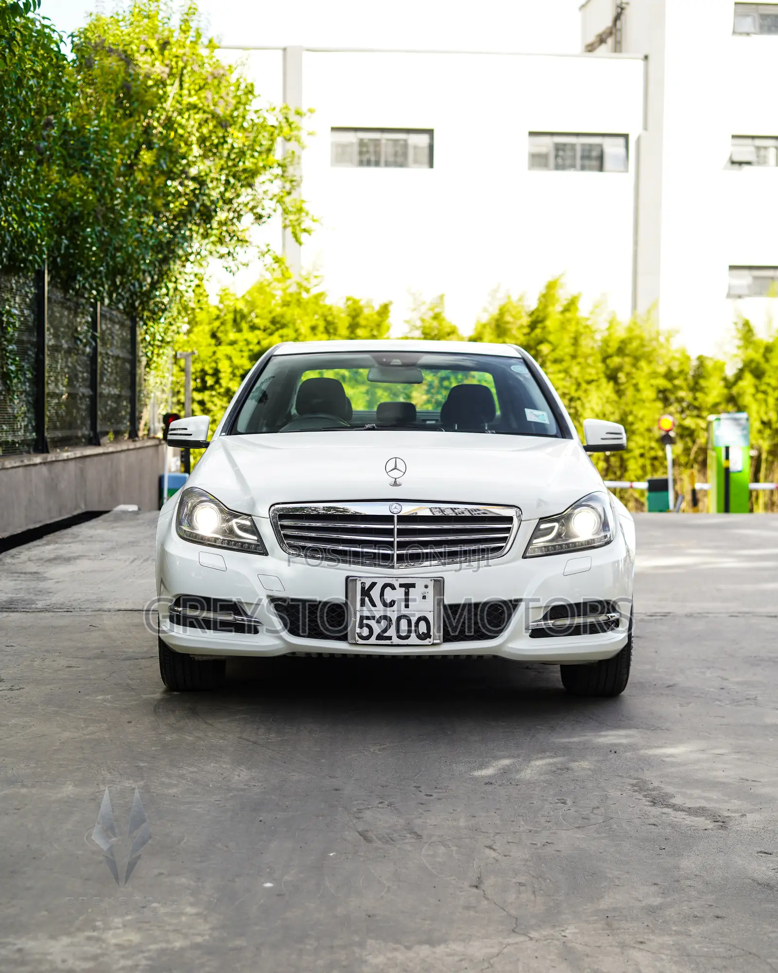 Mercedes-Benz C200 2011 White