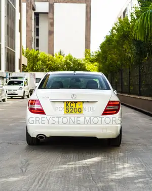 Mercedes-Benz C200 2011 White