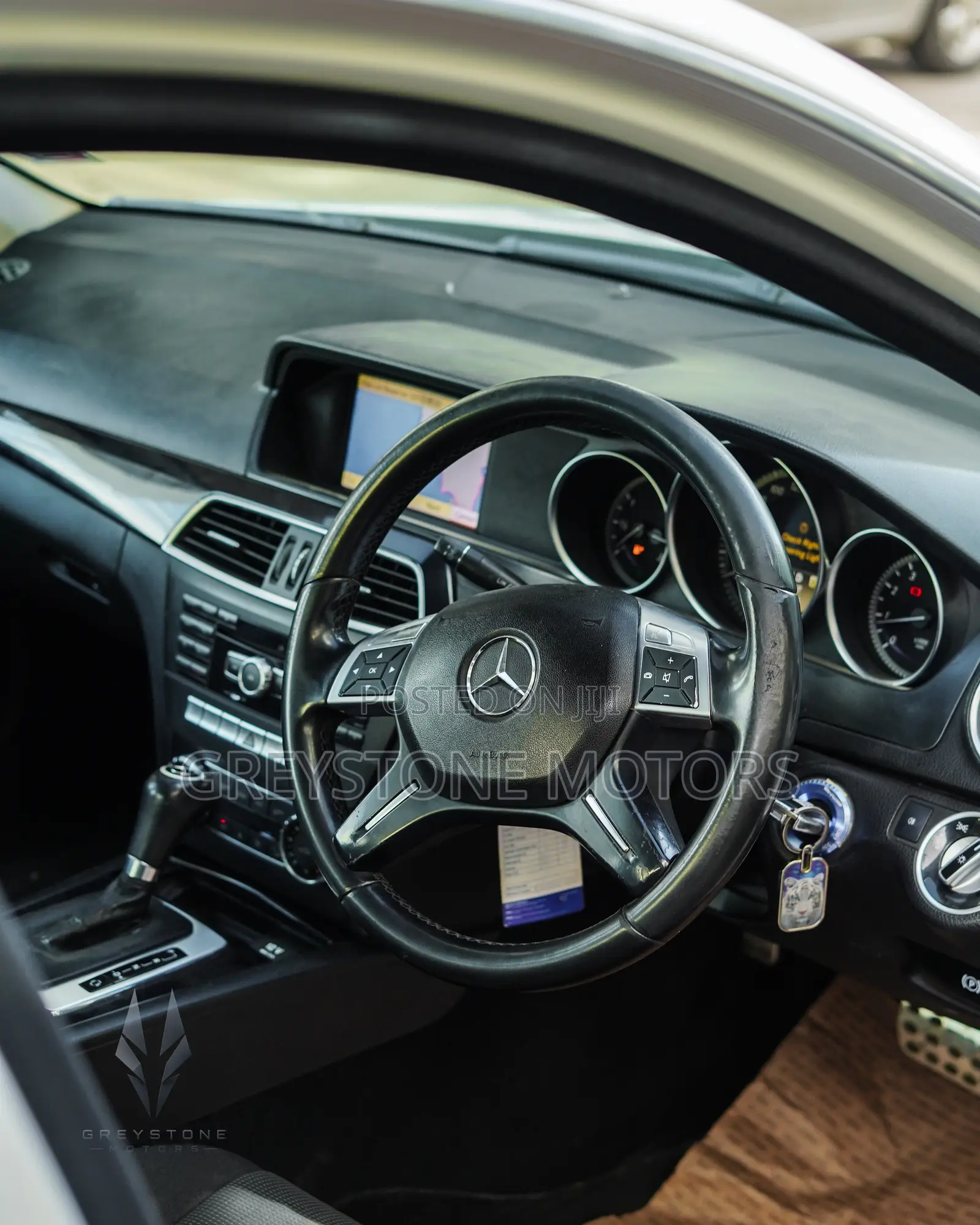 Mercedes-Benz C200 2011 White