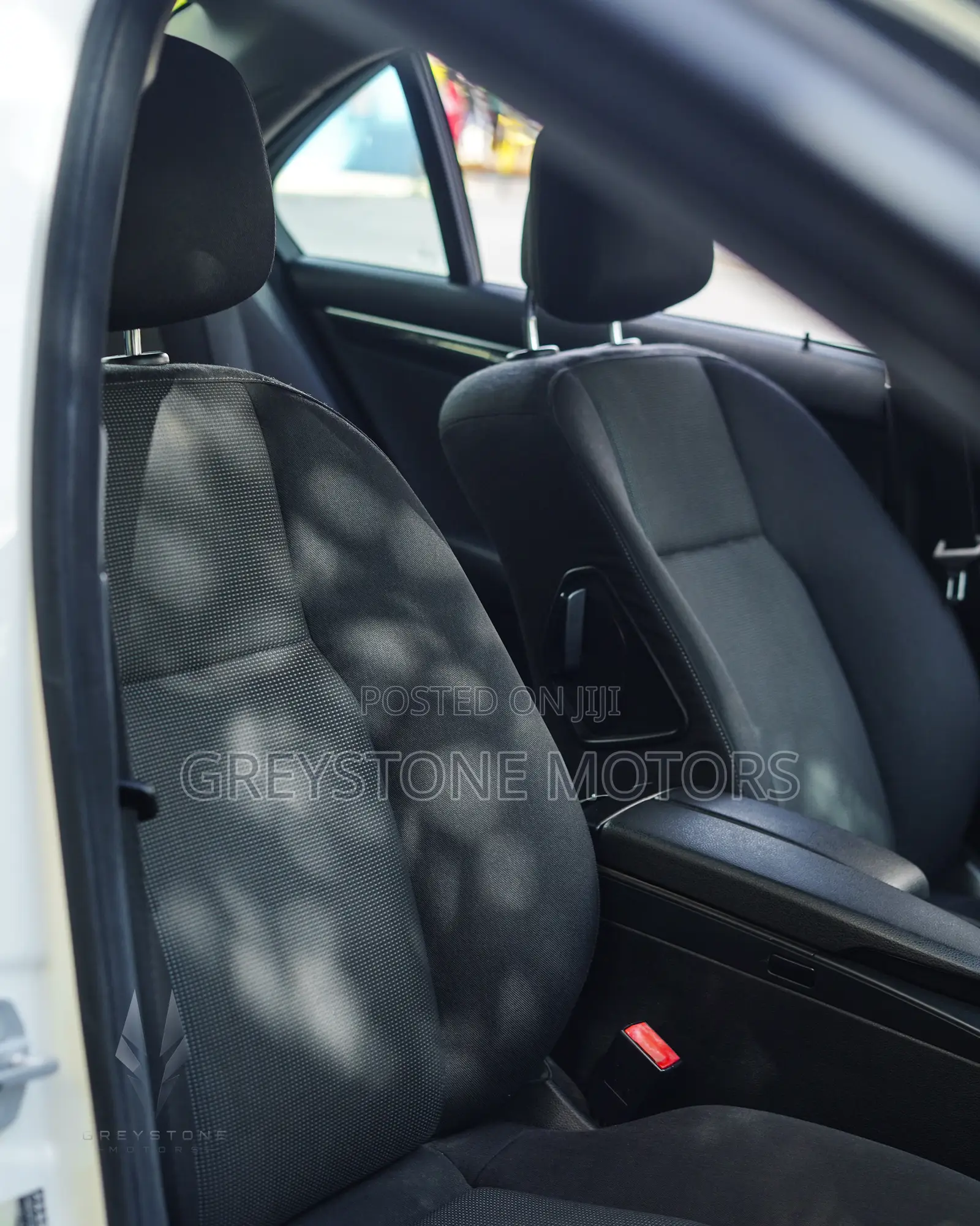 Mercedes-Benz C200 2011 White