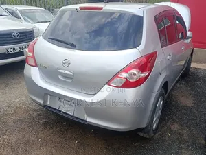 Nissan Tiida 2011 Silver