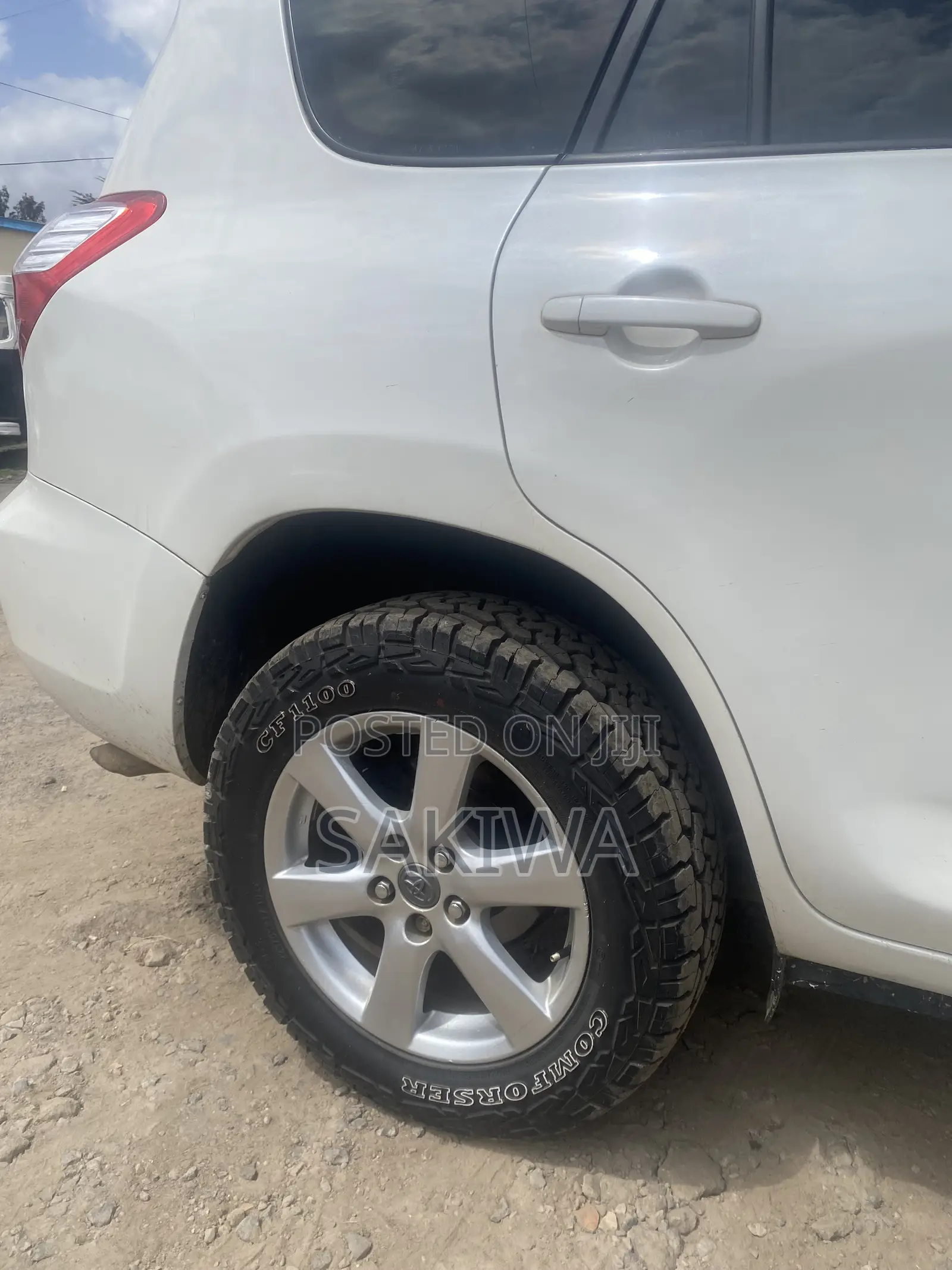 Toyota Vanguard 2009 White