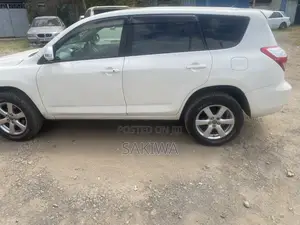 Toyota Vanguard 2009 White