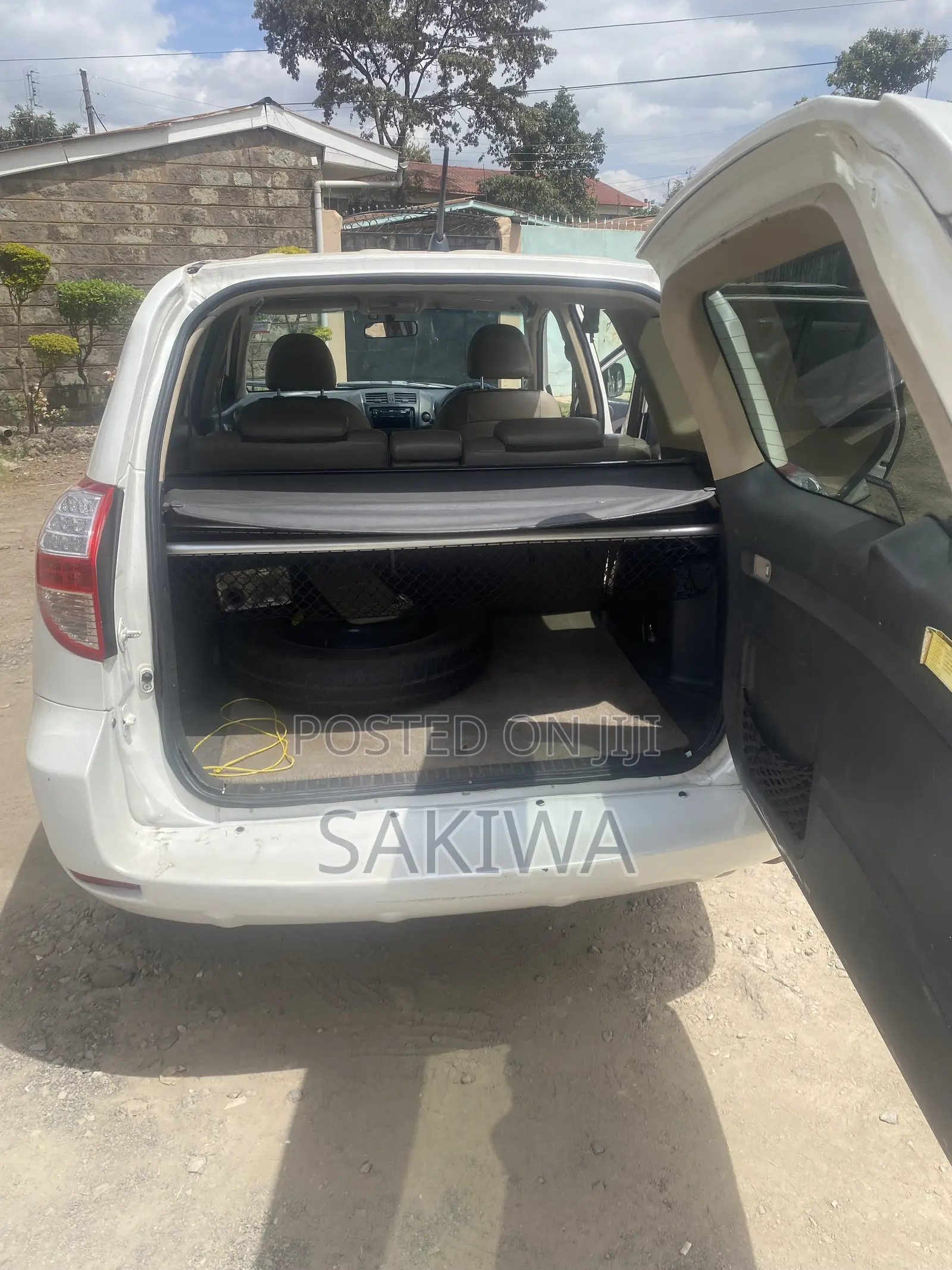 Toyota Vanguard 2009 White