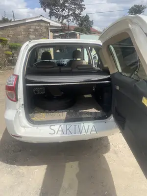 Toyota Vanguard 2009 White