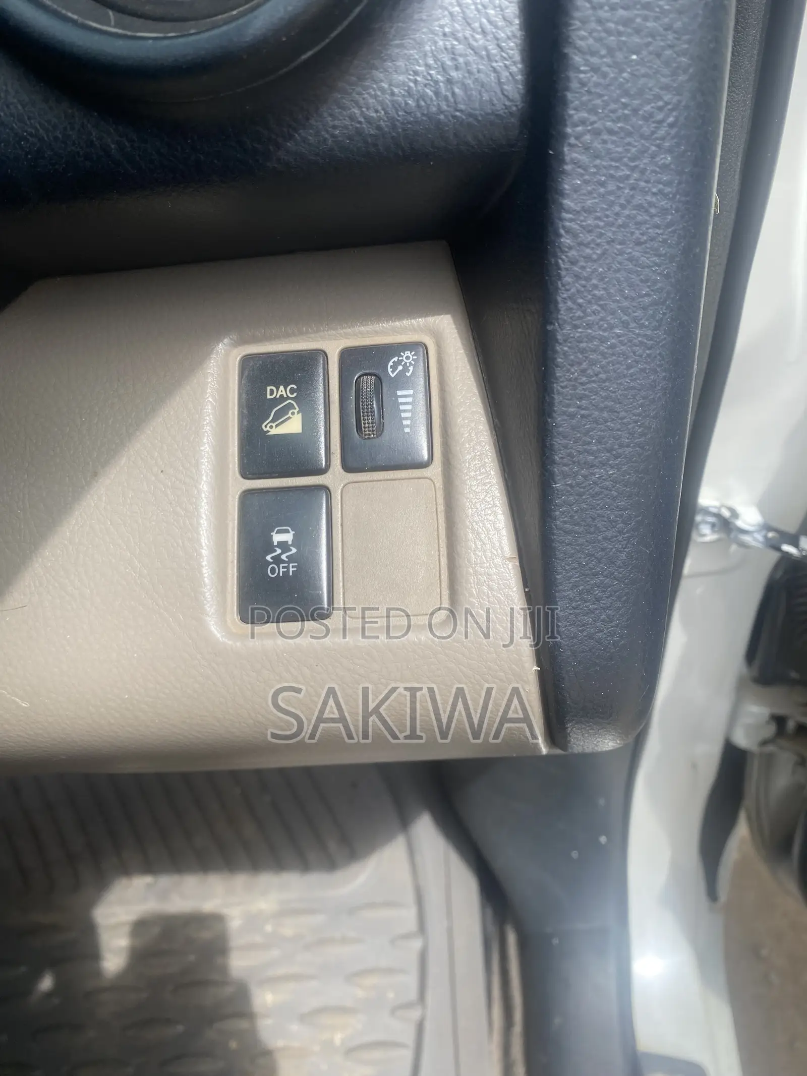 Toyota Vanguard 2009 White