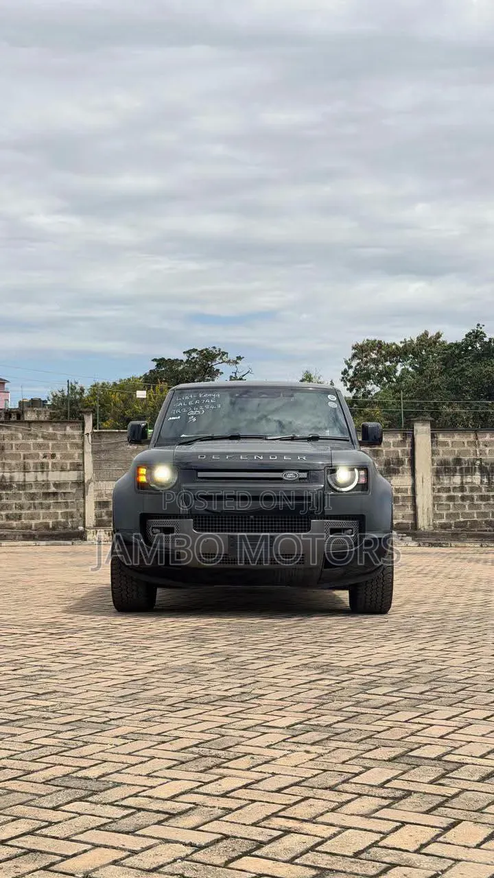 Land Rover Defender 110 P400 X-Dynamic SE 2025 Matt Black