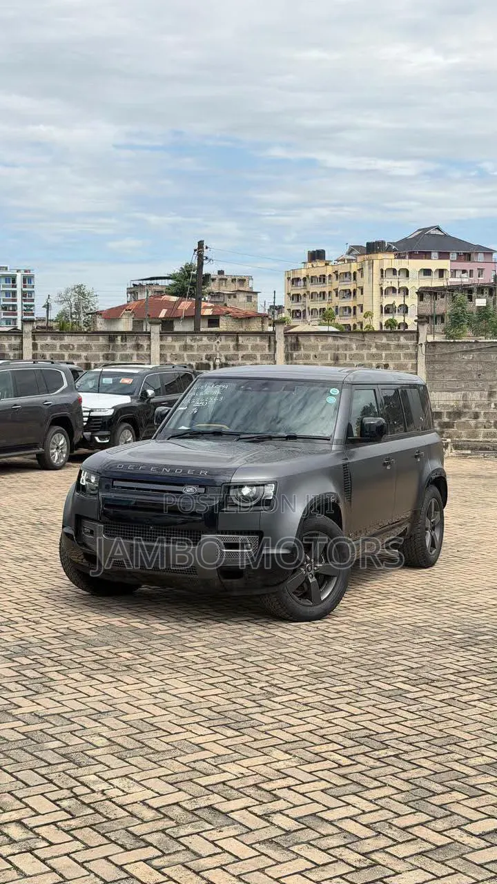 Land Rover Defender 110 P400 X-Dynamic SE 2025 Matt Black