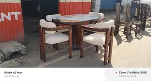 4 Seater Dinning Table