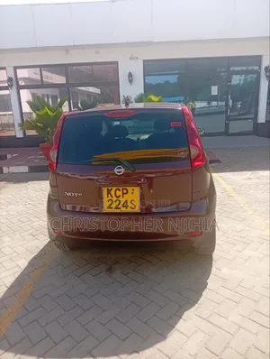 Nissan Note 2010 Maroon